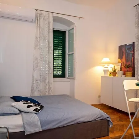 Apartman Ora, On The Sea. *