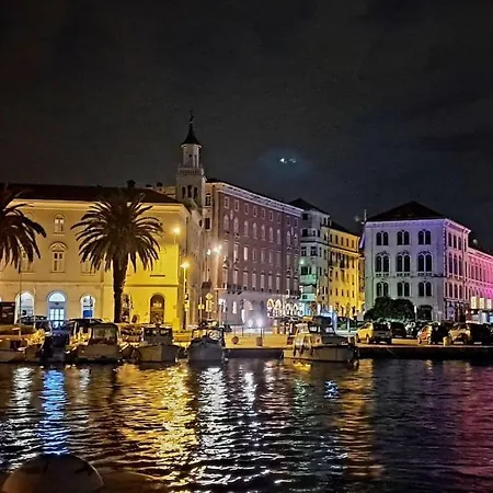 Ora, On The Sea. Split